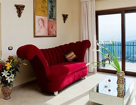 Angela Hotel 4*