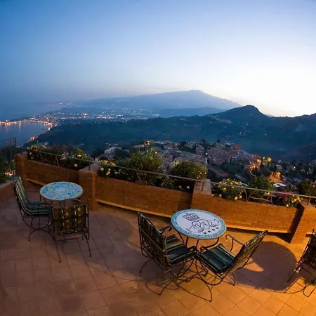 アンジェラ 4* タオルミーナ