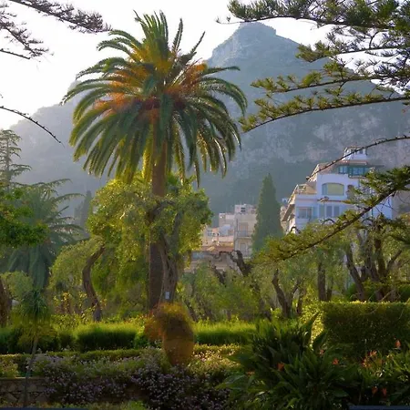 アンジェラ 4* タオルミーナ