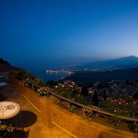 アンジェラ 4* タオルミーナ