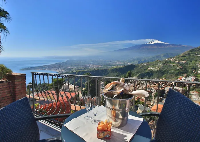 Angela Hotell Taormina
